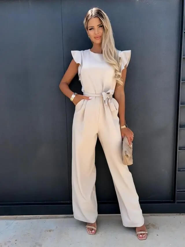 Eleganter und bequemer Overall mit Schmetterlingsärmeln